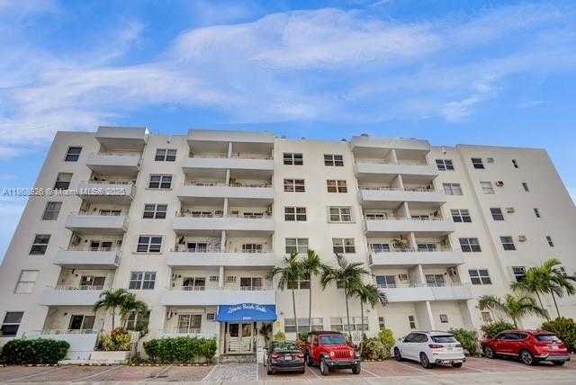 Small Image of 2900 NORTH BANYAN ST #101, Fort Lauderdale Number 2