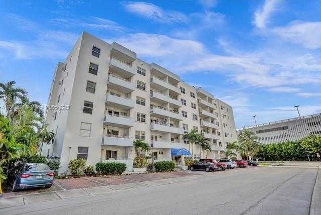 Small Image of 2900 NORTH BANYAN ST #101, Fort Lauderdale Number 3