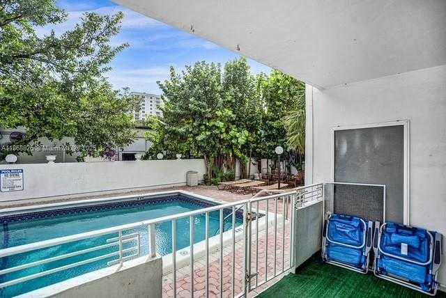 Small Image of 2900 NORTH BANYAN ST #101, Fort Lauderdale Number 7