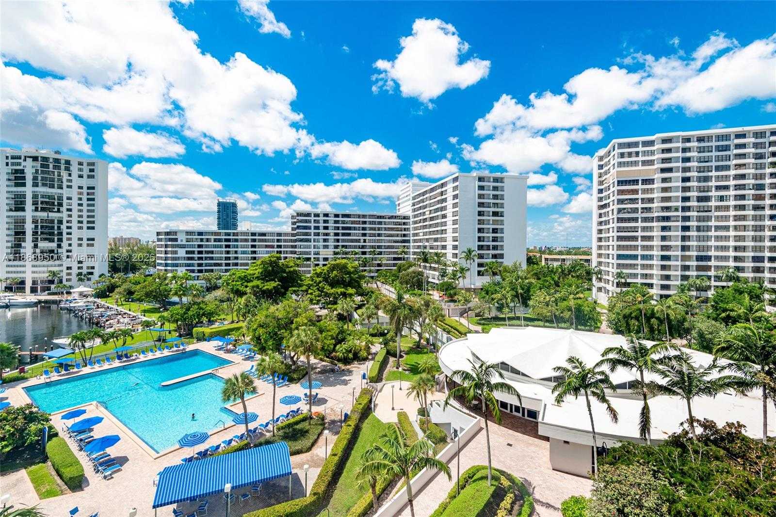 Small Image of 2500 PARKVIEW DR #821, Hallandale Beach Number 10