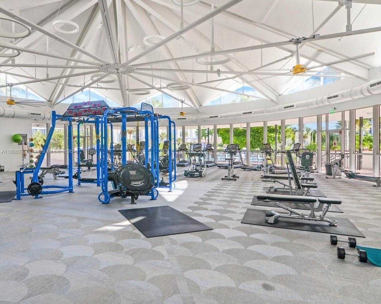 Small Image of 2500 PARKVIEW DR #821, Hallandale Beach Number 11