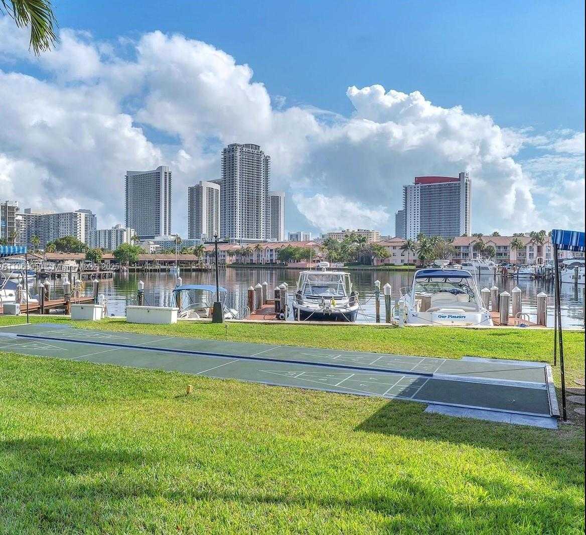 Small Image of 2500 PARKVIEW DR #821, Hallandale Beach Number 12
