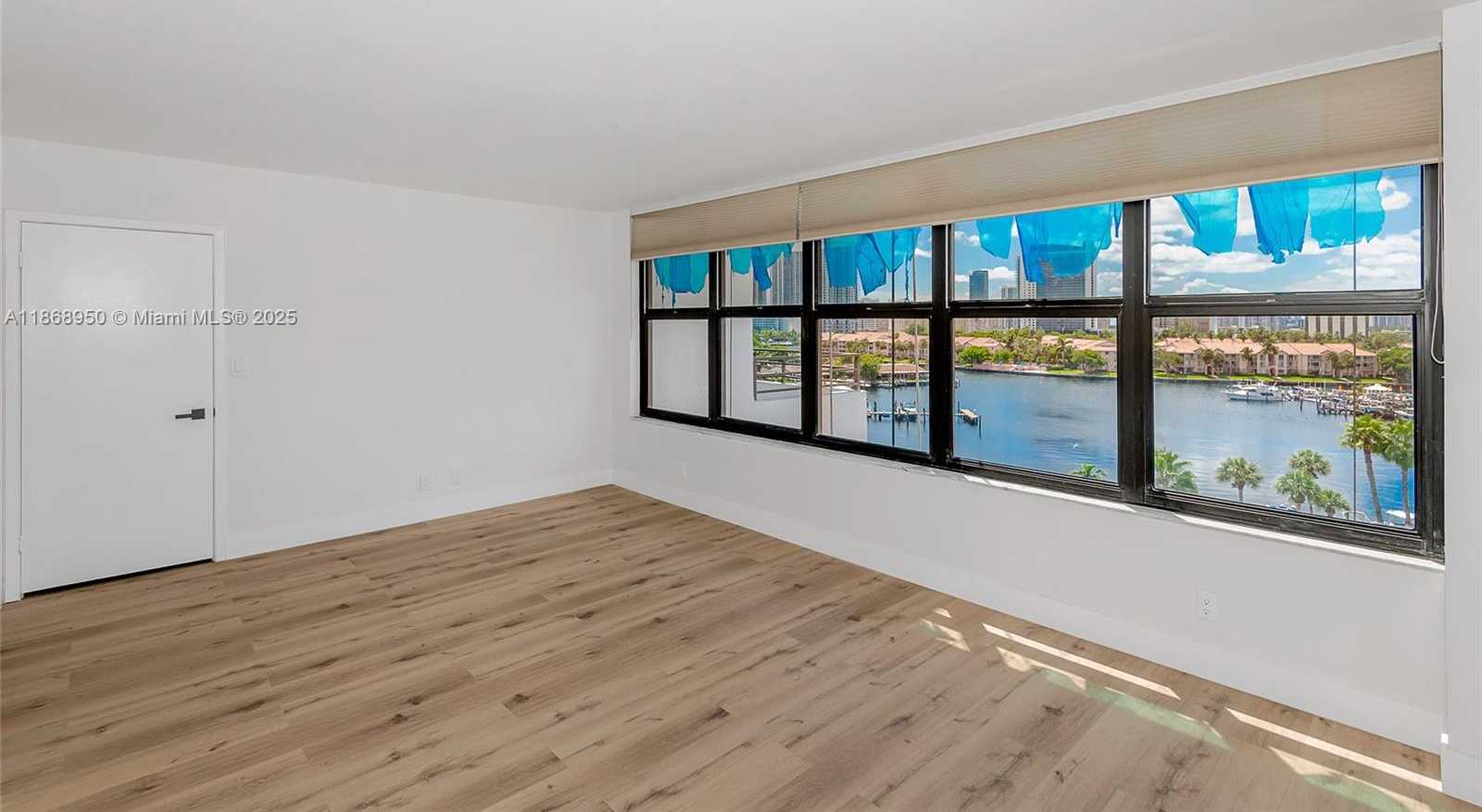 Small Image of 2500 PARKVIEW DR #821, Hallandale Beach Number 20