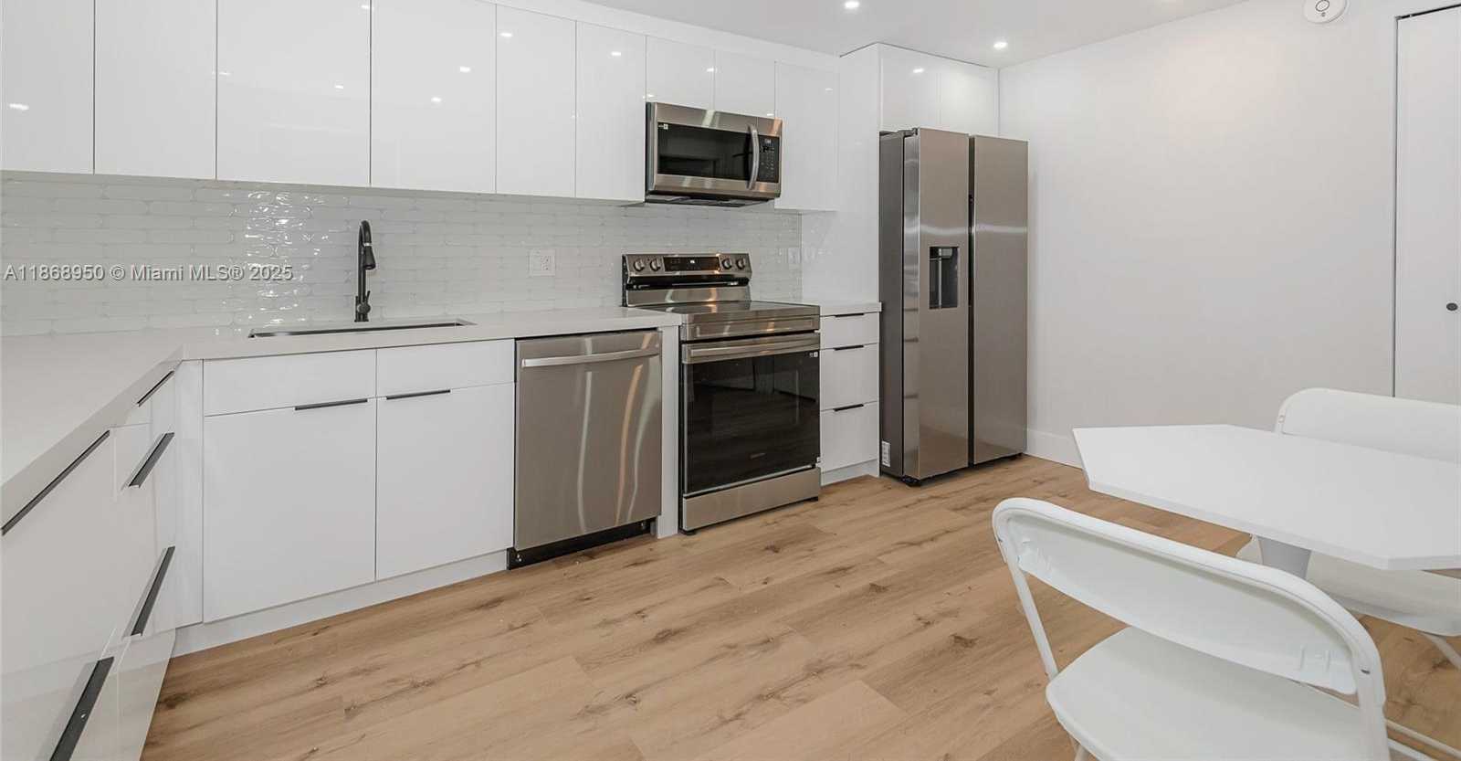 Small Image of 2500 PARKVIEW DR #821, Hallandale Beach Number 27