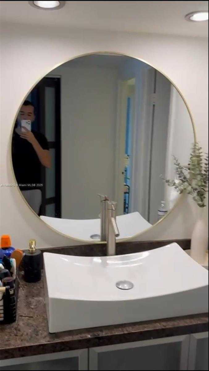 Small Image of 3675 NORTH COUNTRY CLUB DR #507, Aventura Number 2