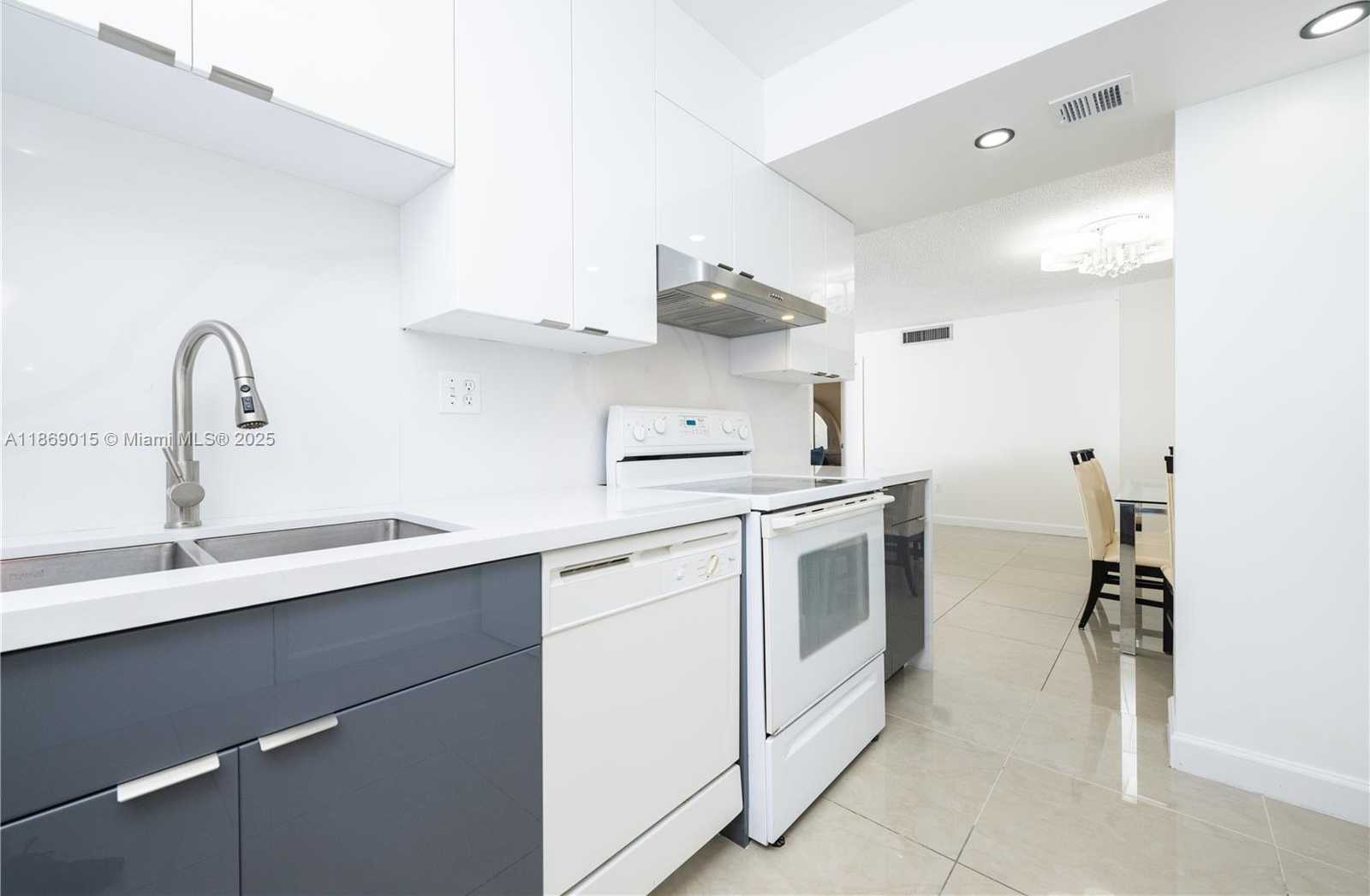 Small Image of 1833 SOUTH OCEAN DR #1007, Hallandale Beach Number 10
