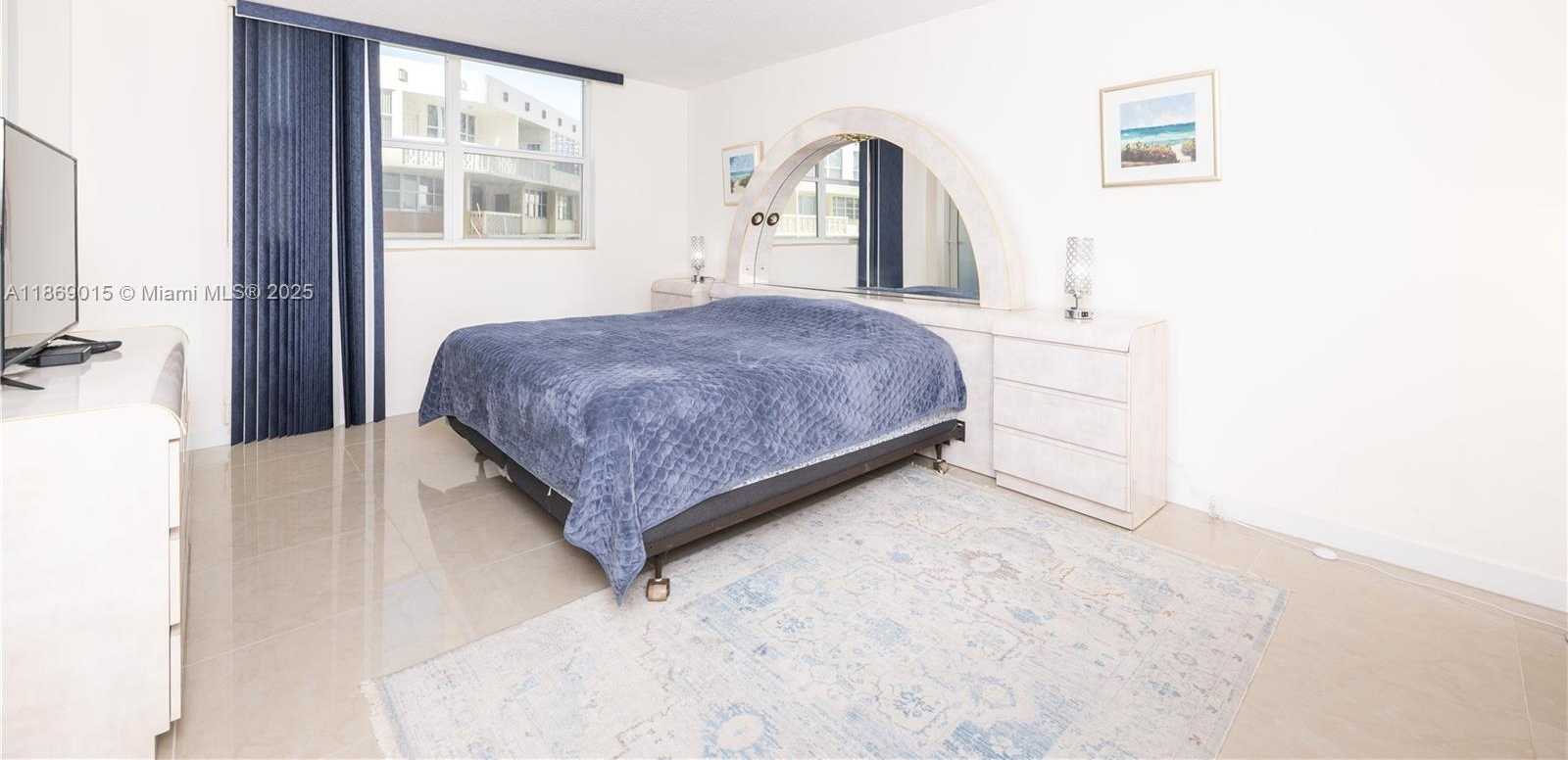 Small Image of 1833 SOUTH OCEAN DR #1007, Hallandale Beach Number 19