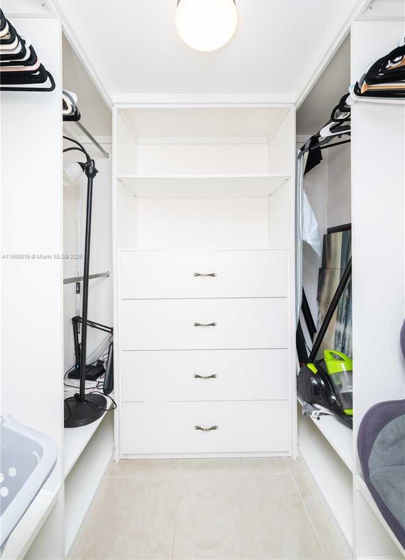 Small Image of 1833 SOUTH OCEAN DR #1007, Hallandale Beach Number 23