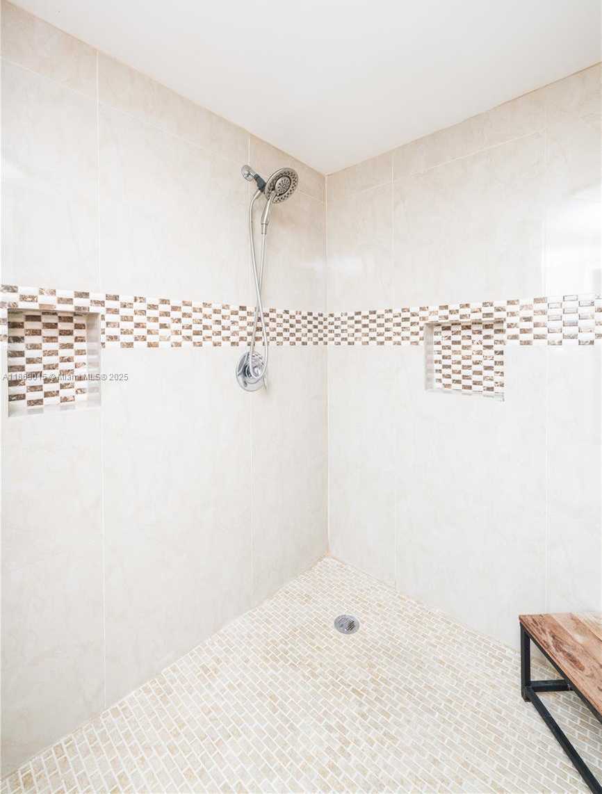 Small Image of 1833 SOUTH OCEAN DR #1007, Hallandale Beach Number 28