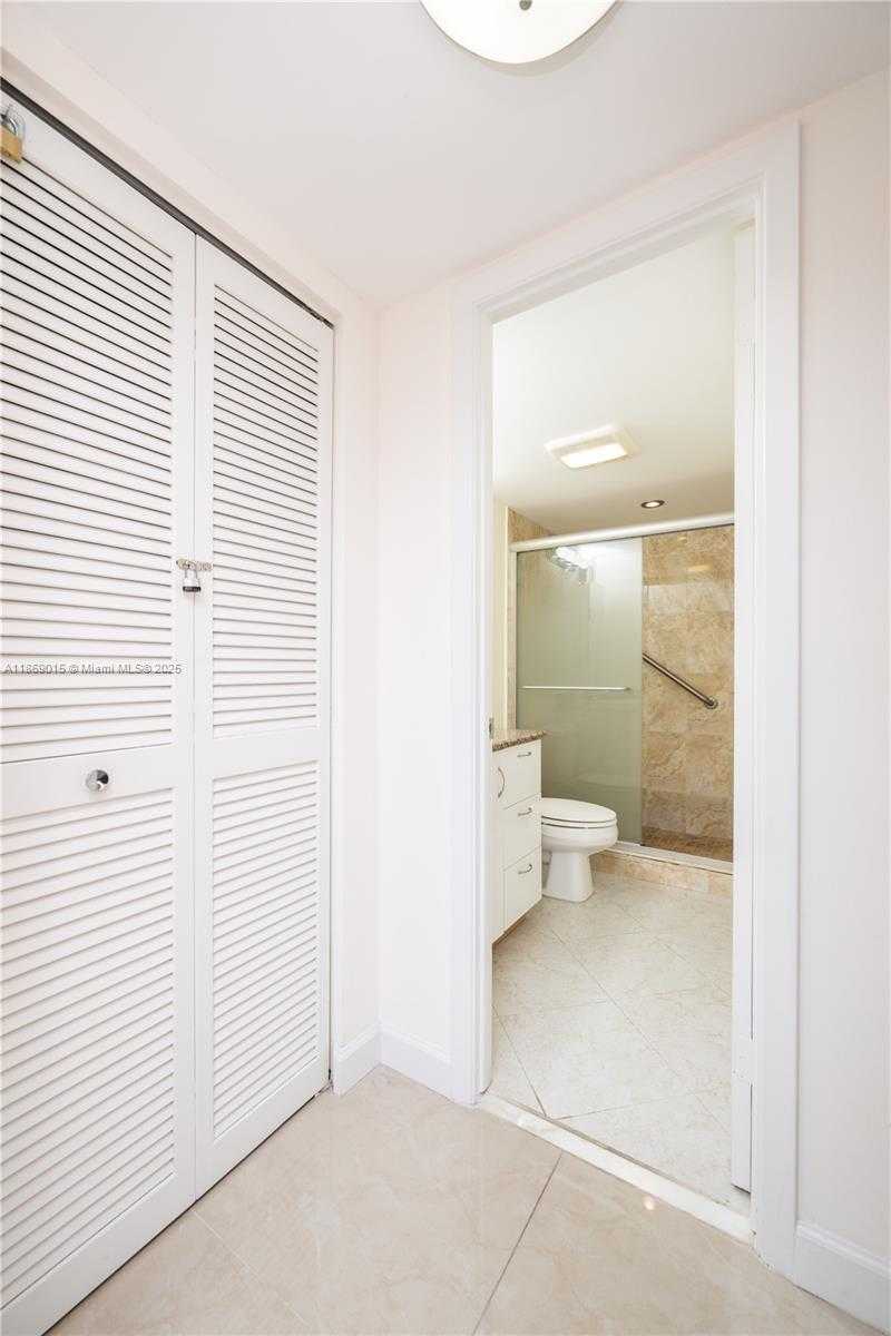 Small Image of 1833 SOUTH OCEAN DR #1007, Hallandale Beach Number 36