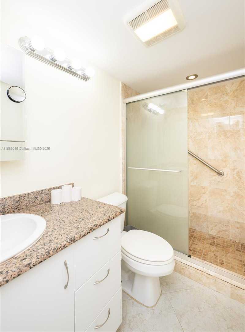 Small Image of 1833 SOUTH OCEAN DR #1007, Hallandale Beach Number 37
