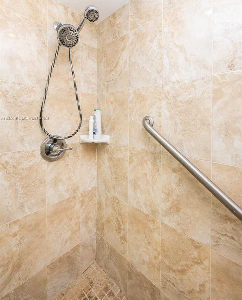 Small Image of 1833 SOUTH OCEAN DR #1007, Hallandale Beach Number 38