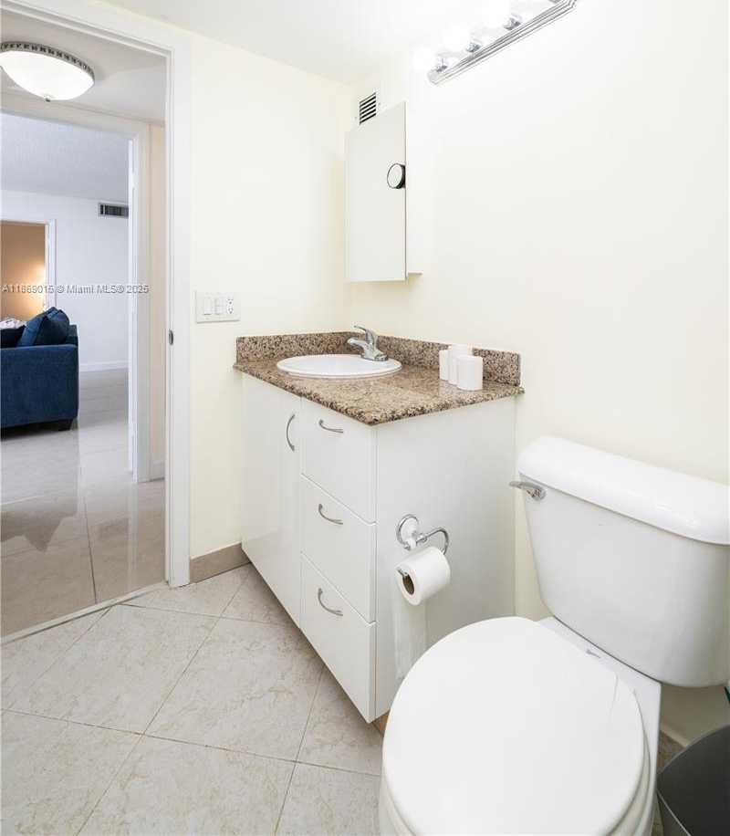 Small Image of 1833 SOUTH OCEAN DR #1007, Hallandale Beach Number 39