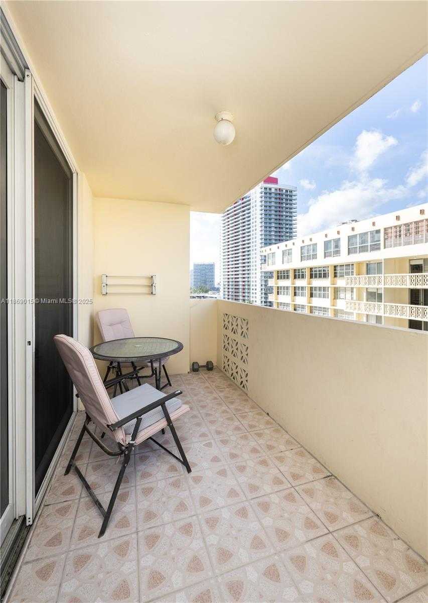 Small Image of 1833 SOUTH OCEAN DR #1007, Hallandale Beach Number 5