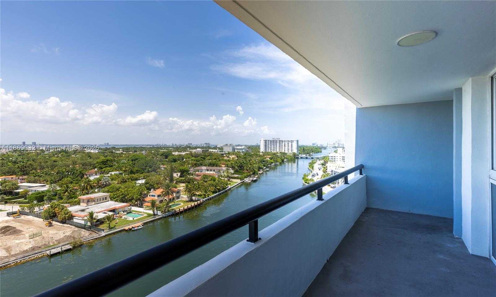 Small Image of 3200 COLLINS AVE #12-8, Miami Beach Number 10