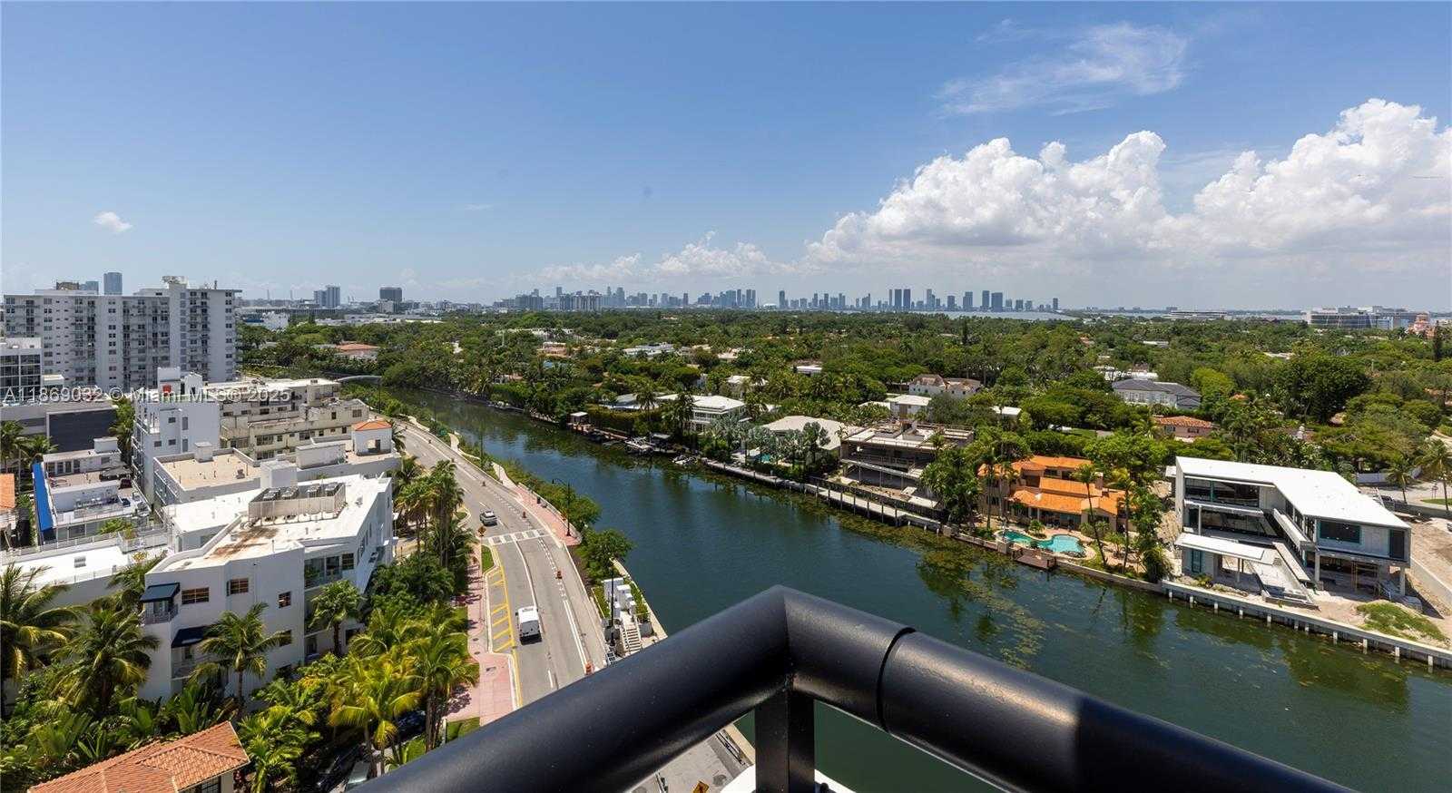 Small Image of 3200 COLLINS AVE #12-8, Miami Beach Number 13