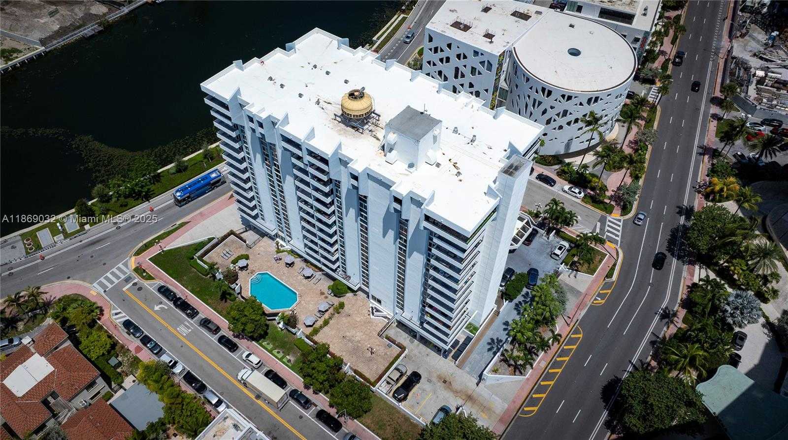 Small Image of 3200 COLLINS AVE #12-8, Miami Beach Number 15