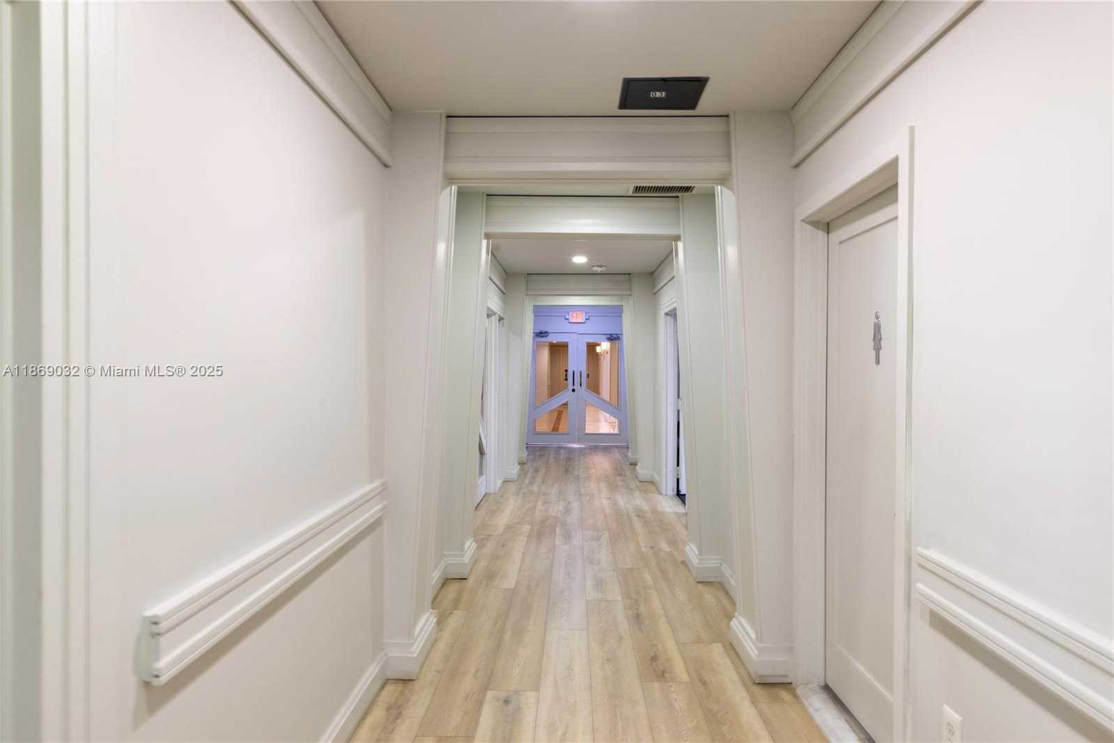 Small Image of 3200 COLLINS AVE #12-8, Miami Beach Number 18