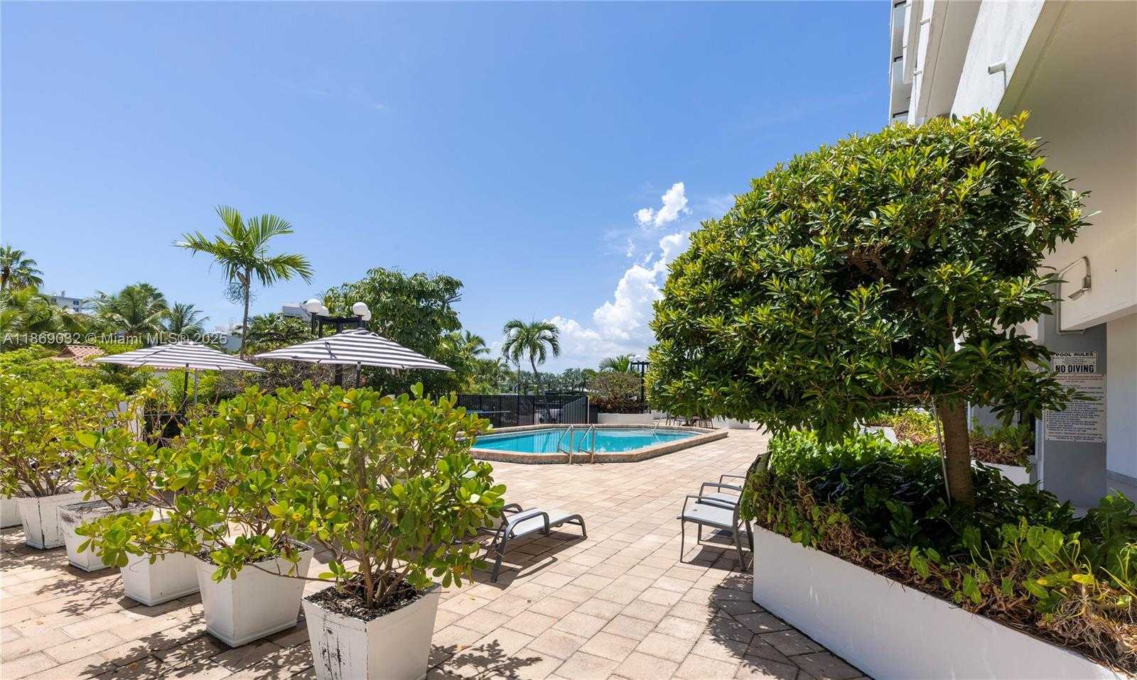 Small Image of 3200 COLLINS AVE #12-8, Miami Beach Number 23