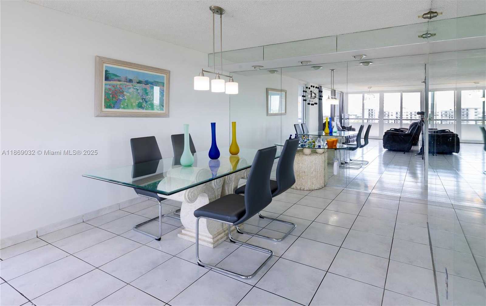 Small Image of 3200 COLLINS AVE #12-8, Miami Beach Number 3