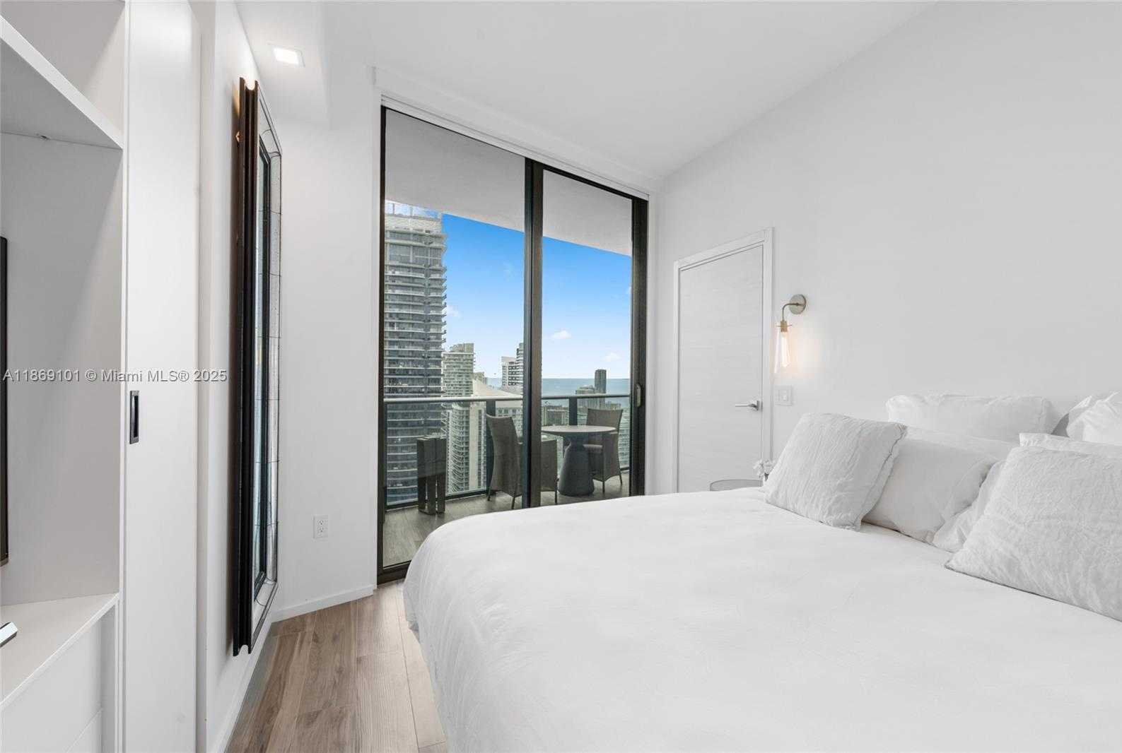 Small Image of 801 SOUTH MIAMI AVE #4802, Miami Number 3