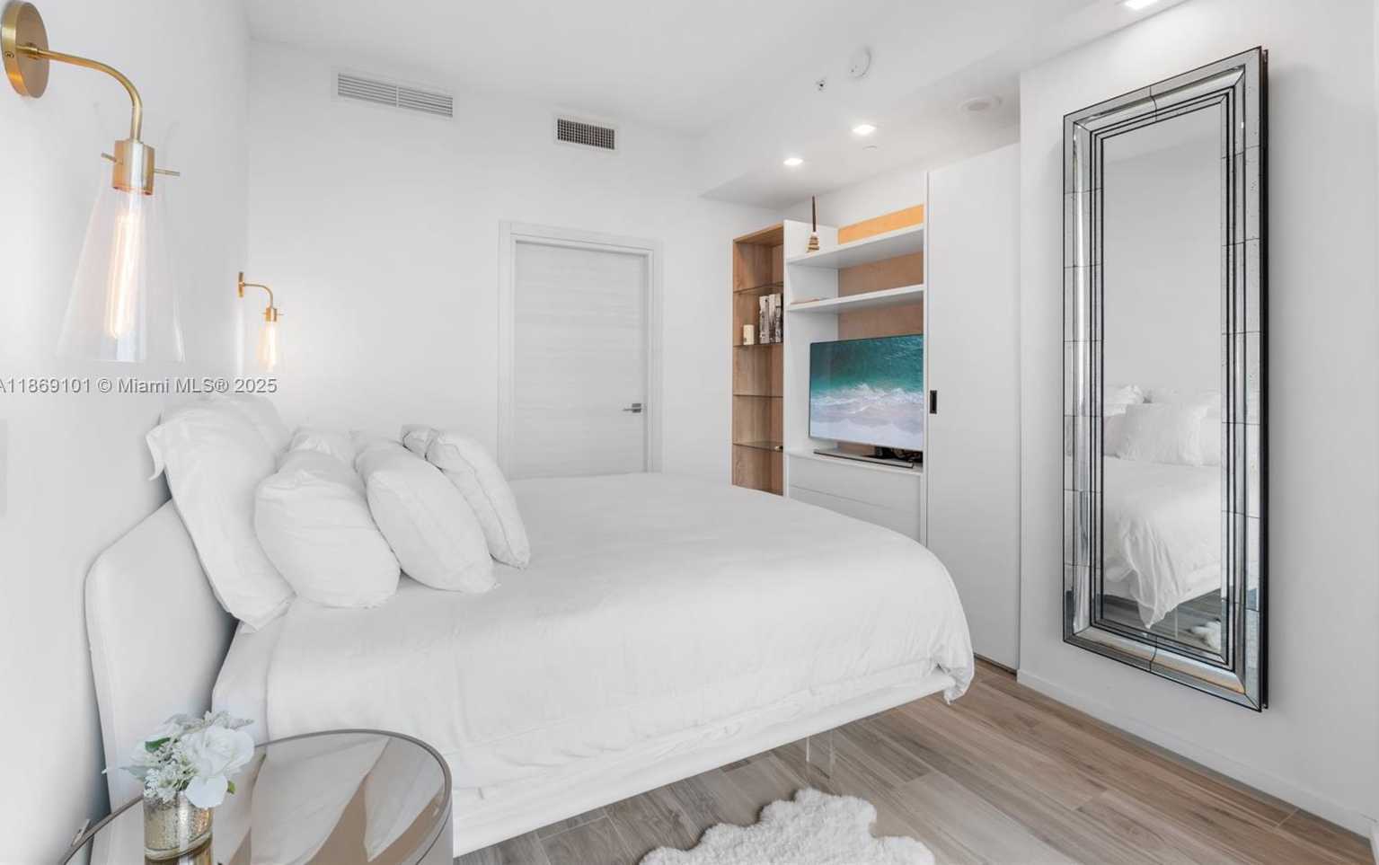 Small Image of 801 SOUTH MIAMI AVE #4802, Miami Number 8