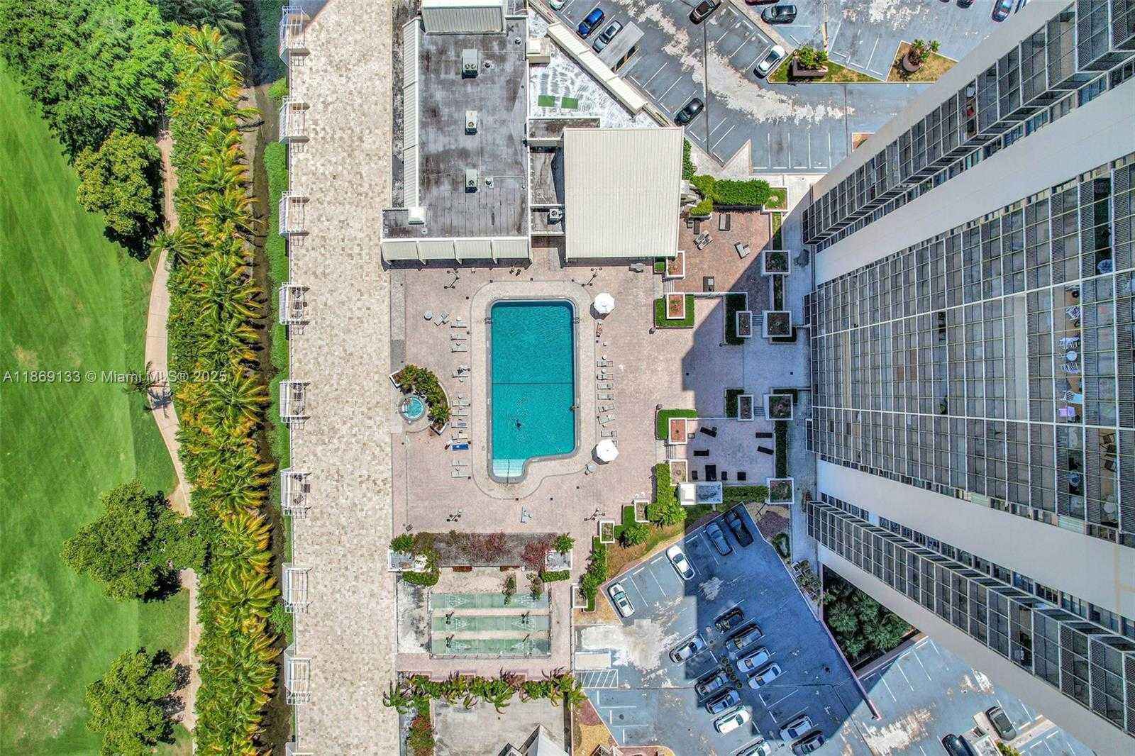 Small Image of 20379 WEST COUNTRY CLUB DR #1639, Aventura Number 3