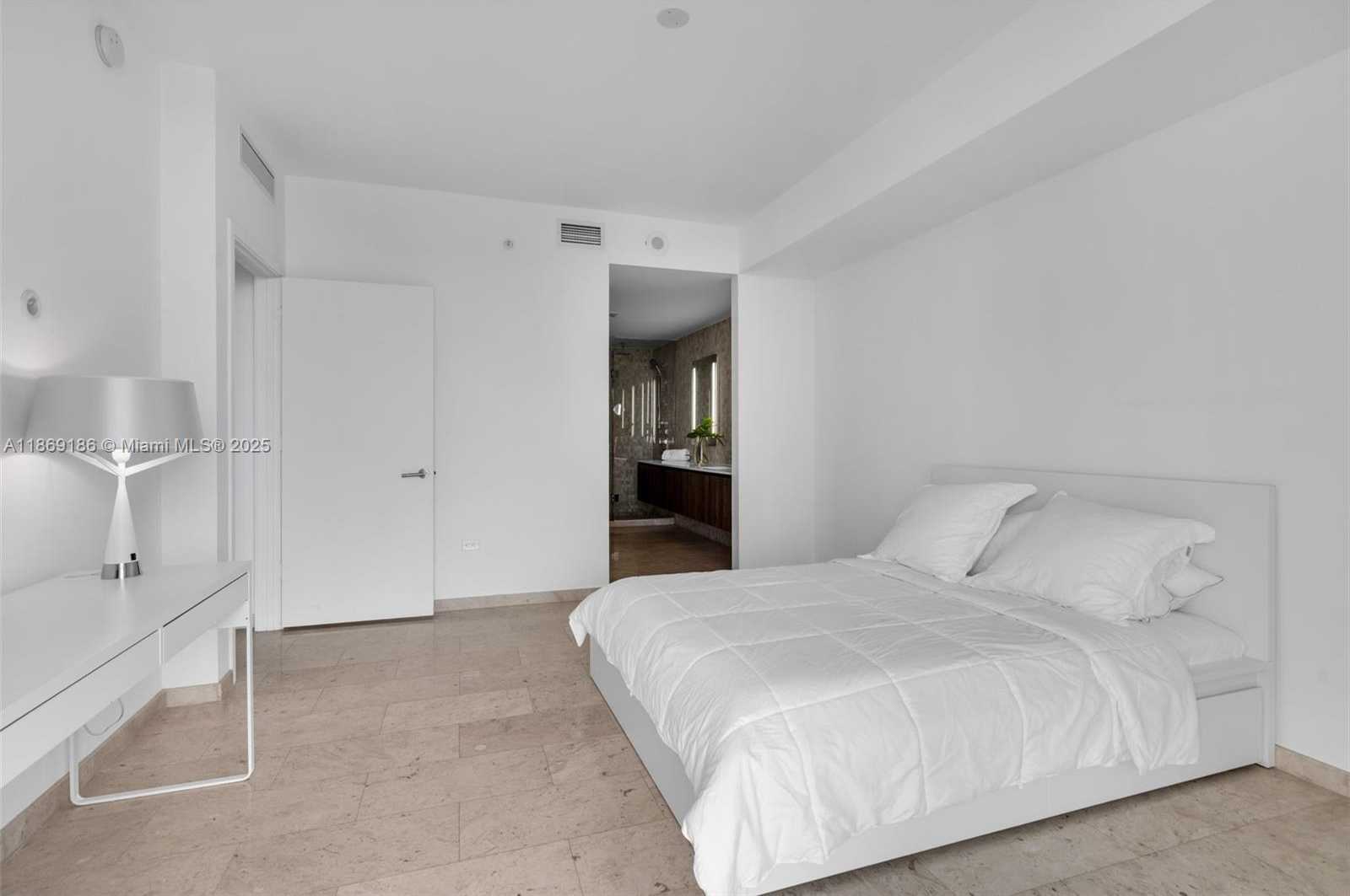 Small Image of 68 SOUTH EAST 6TH ST #2410, Miami Number 13
