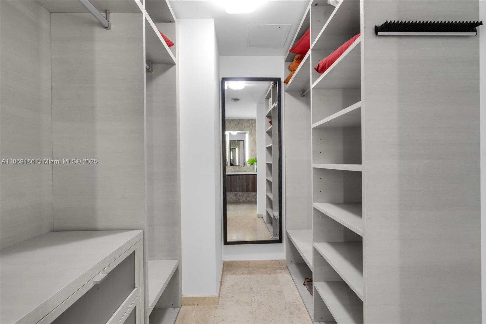Small Image of 68 SOUTH EAST 6TH ST #2410, Miami Number 14