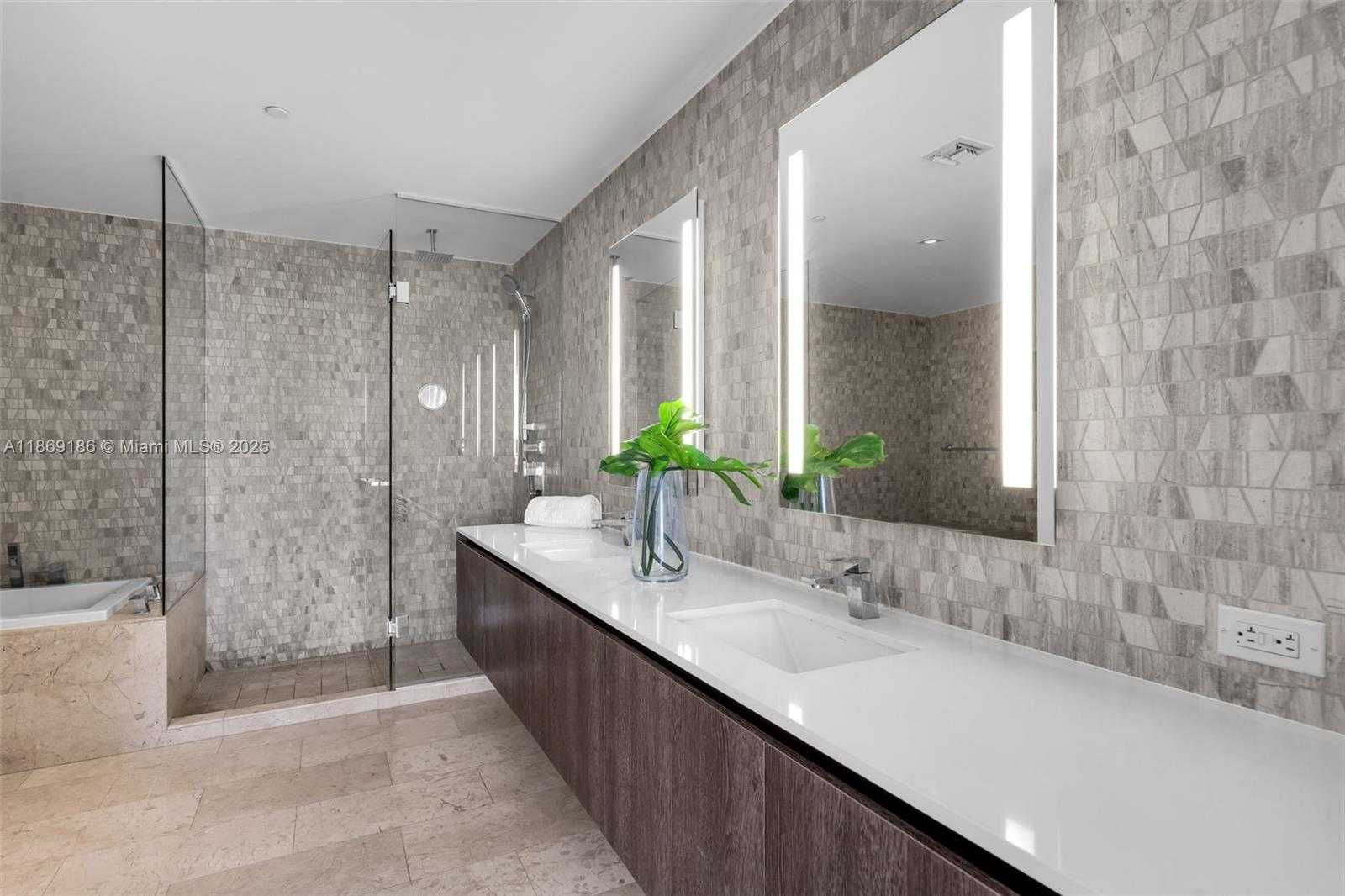 Small Image of 68 SOUTH EAST 6TH ST #2410, Miami Number 15