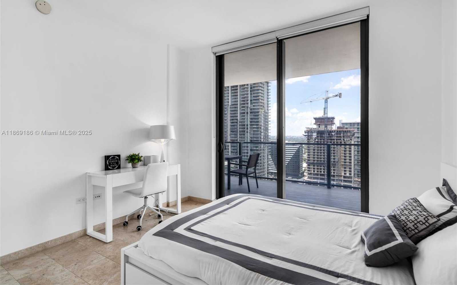 Small Image of 68 SOUTH EAST 6TH ST #2410, Miami Number 18