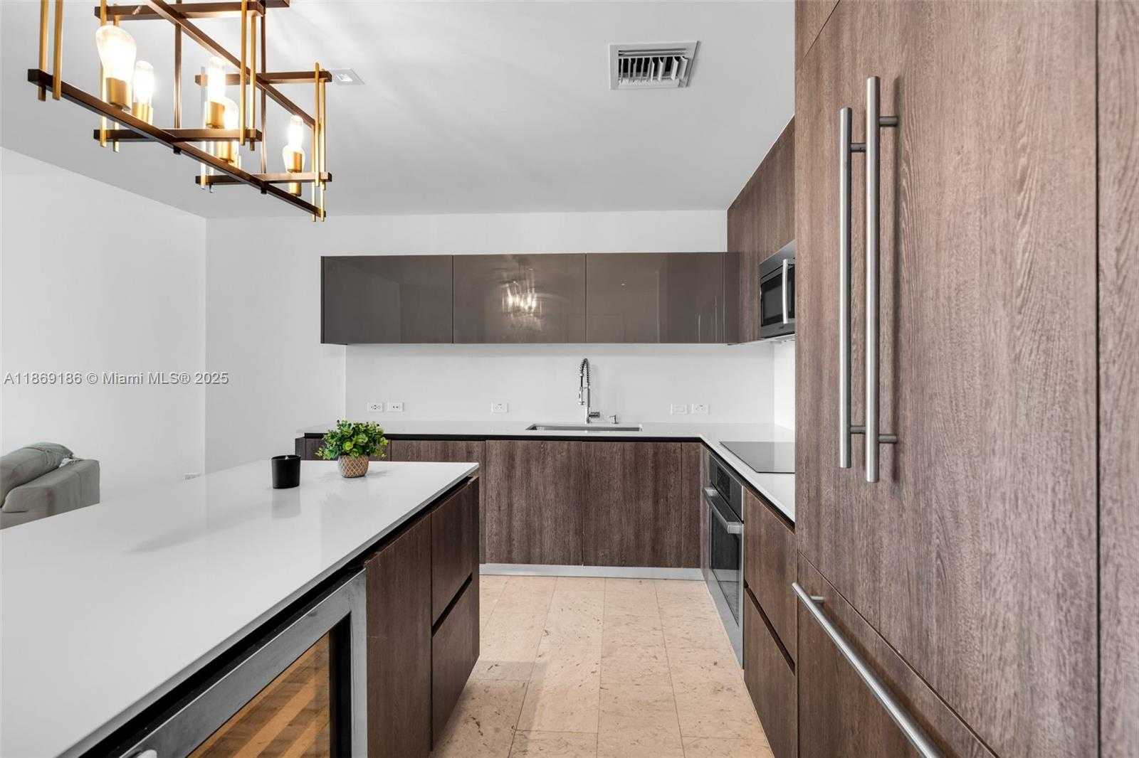 Small Image of 68 SOUTH EAST 6TH ST #2410, Miami Number 2