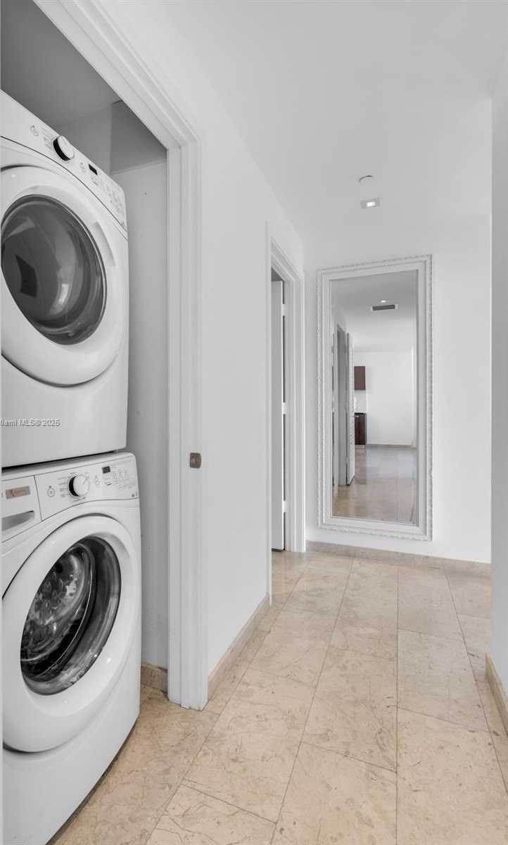 Small Image of 68 SOUTH EAST 6TH ST #2410, Miami Number 20