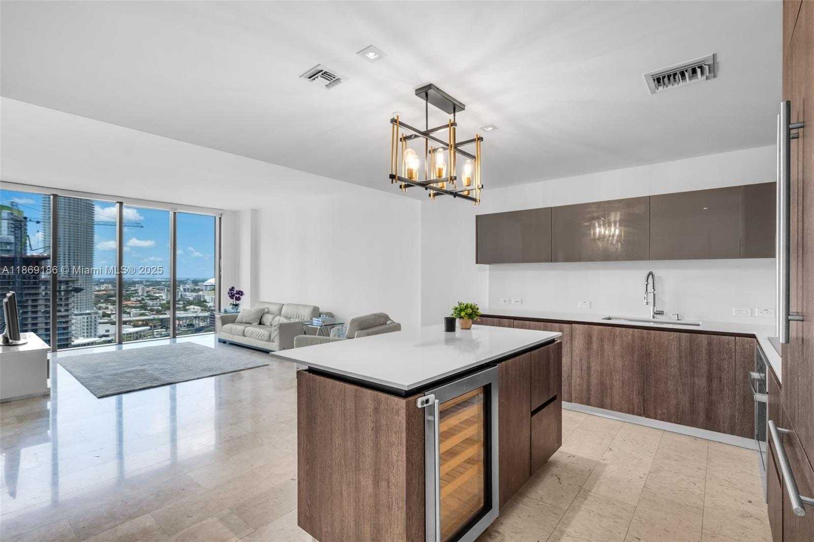 Small Image of 68 SOUTH EAST 6TH ST #2410, Miami Number 3