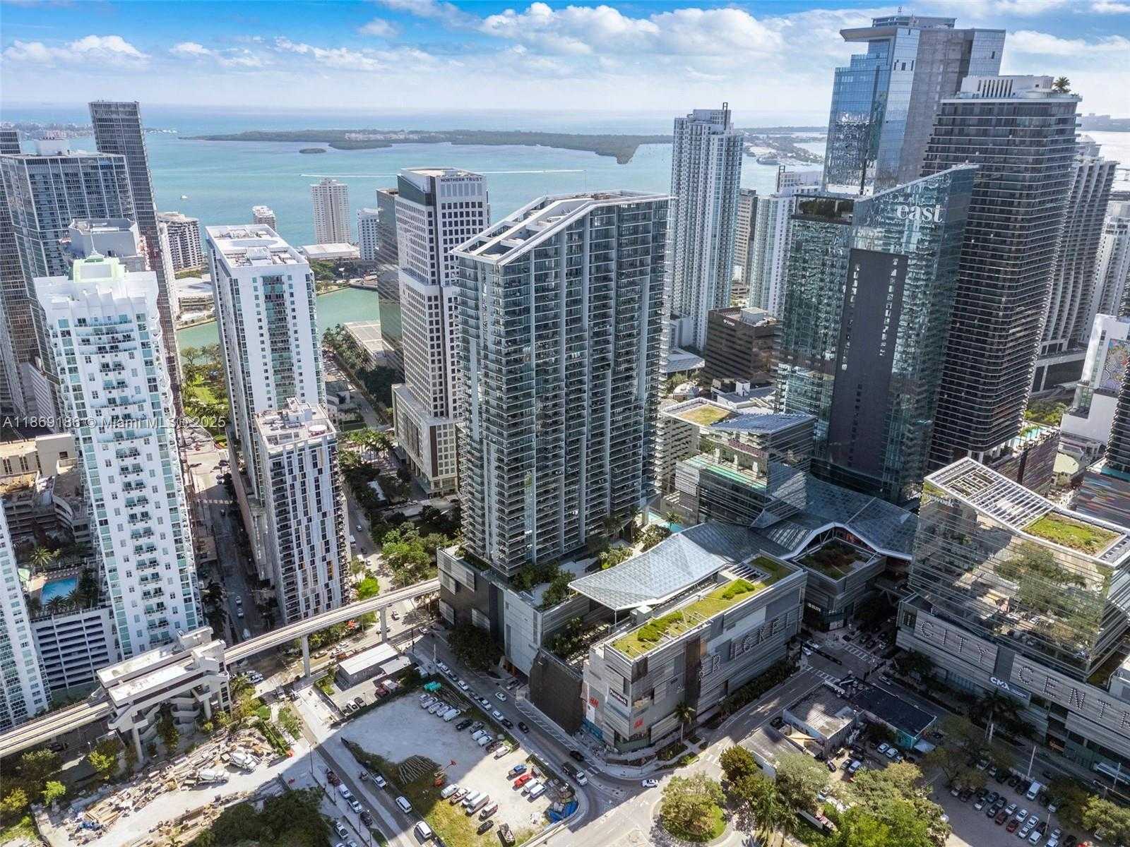Small Image of 68 SOUTH EAST 6TH ST #2410, Miami Number 32