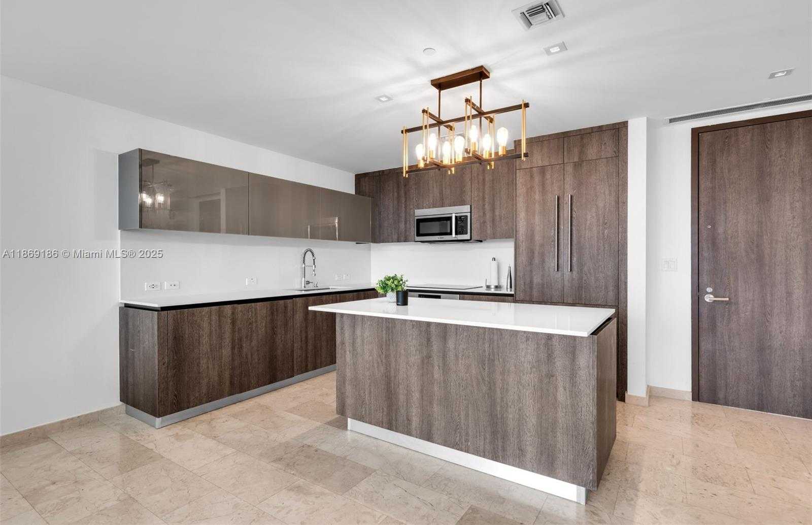 Small Image of 68 SOUTH EAST 6TH ST #2410, Miami Number 4