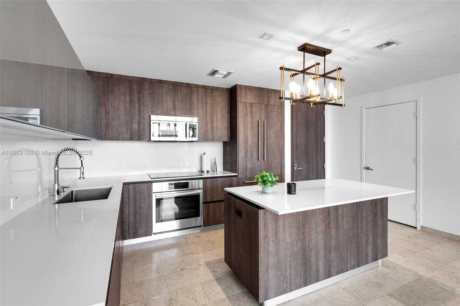 Small Image of 68 SOUTH EAST 6TH ST #2410, Miami Number 5