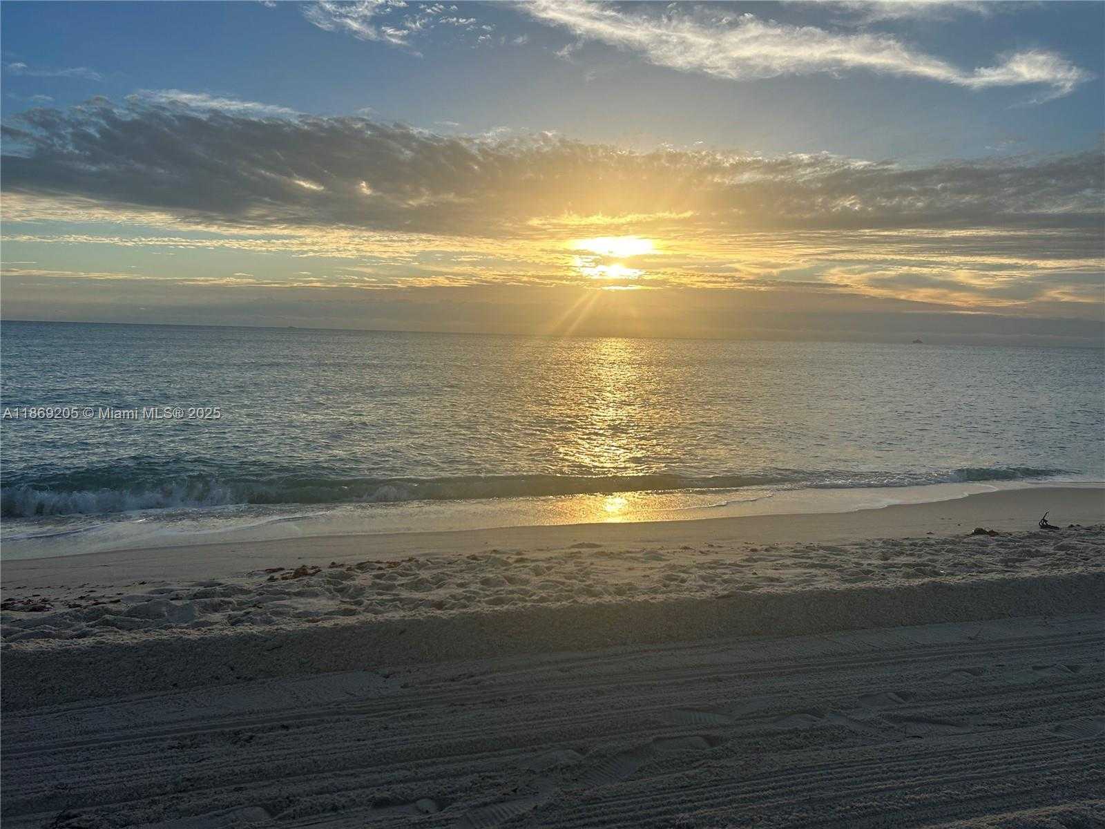 Small Image of 2555 COLLINS AVE #607, Miami Beach Number 39