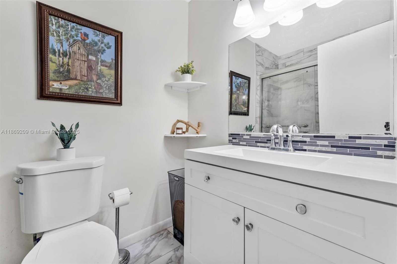 Small Image of 137 ESSEX RD #3-28, Hollywood Number 12