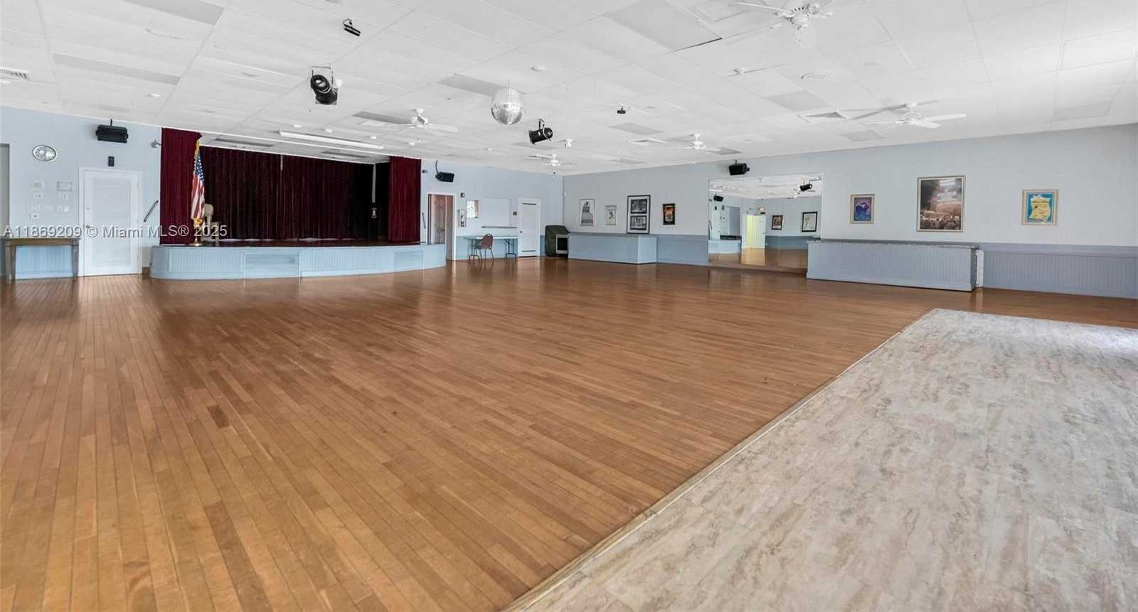 Small Image of 137 ESSEX RD #3-28, Hollywood Number 21