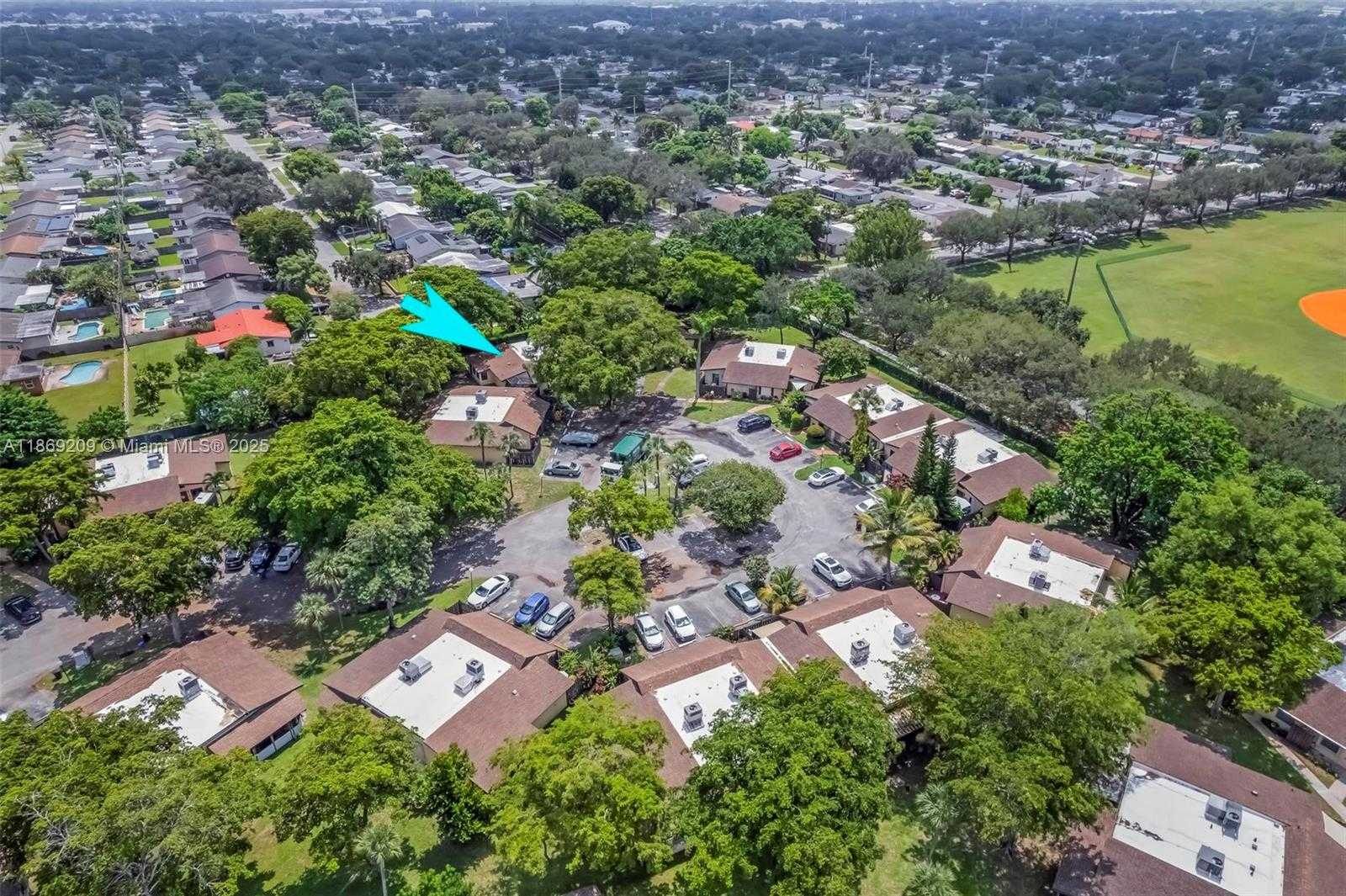 Small Image of 137 ESSEX RD #3-28, Hollywood Number 35
