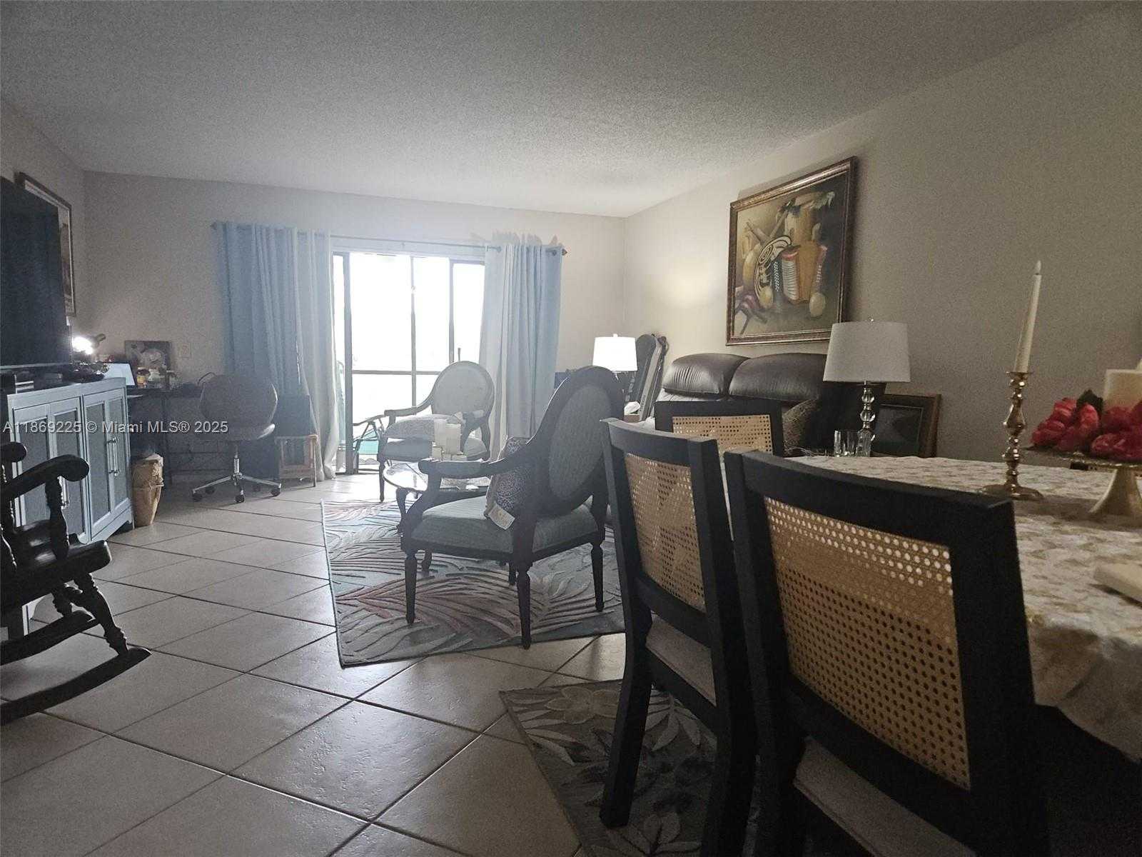 Small Image of 436 LAKEVIEW DR #104, Weston Number 10