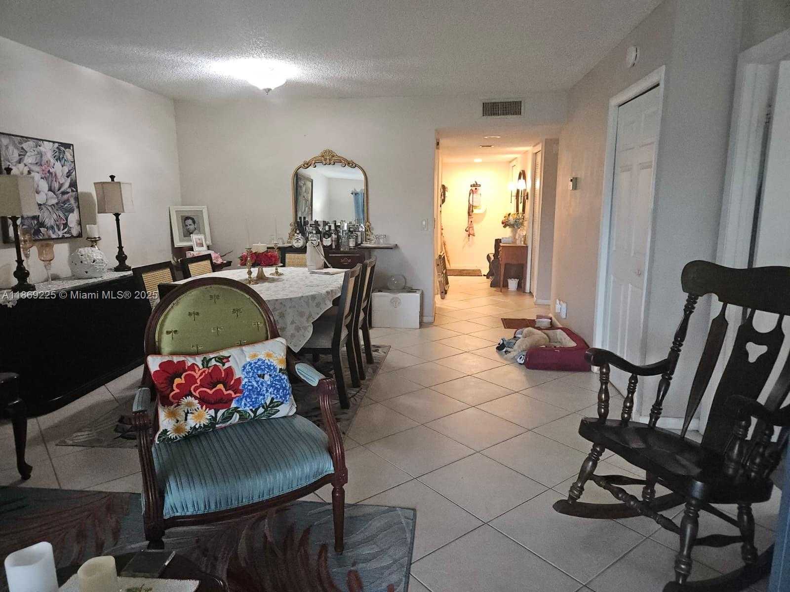 Small Image of 436 LAKEVIEW DR #104, Weston Number 12