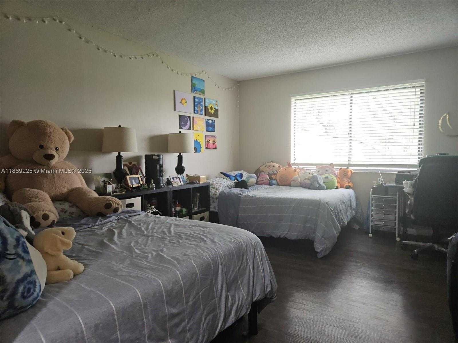 Small Image of 436 LAKEVIEW DR #104, Weston Number 14