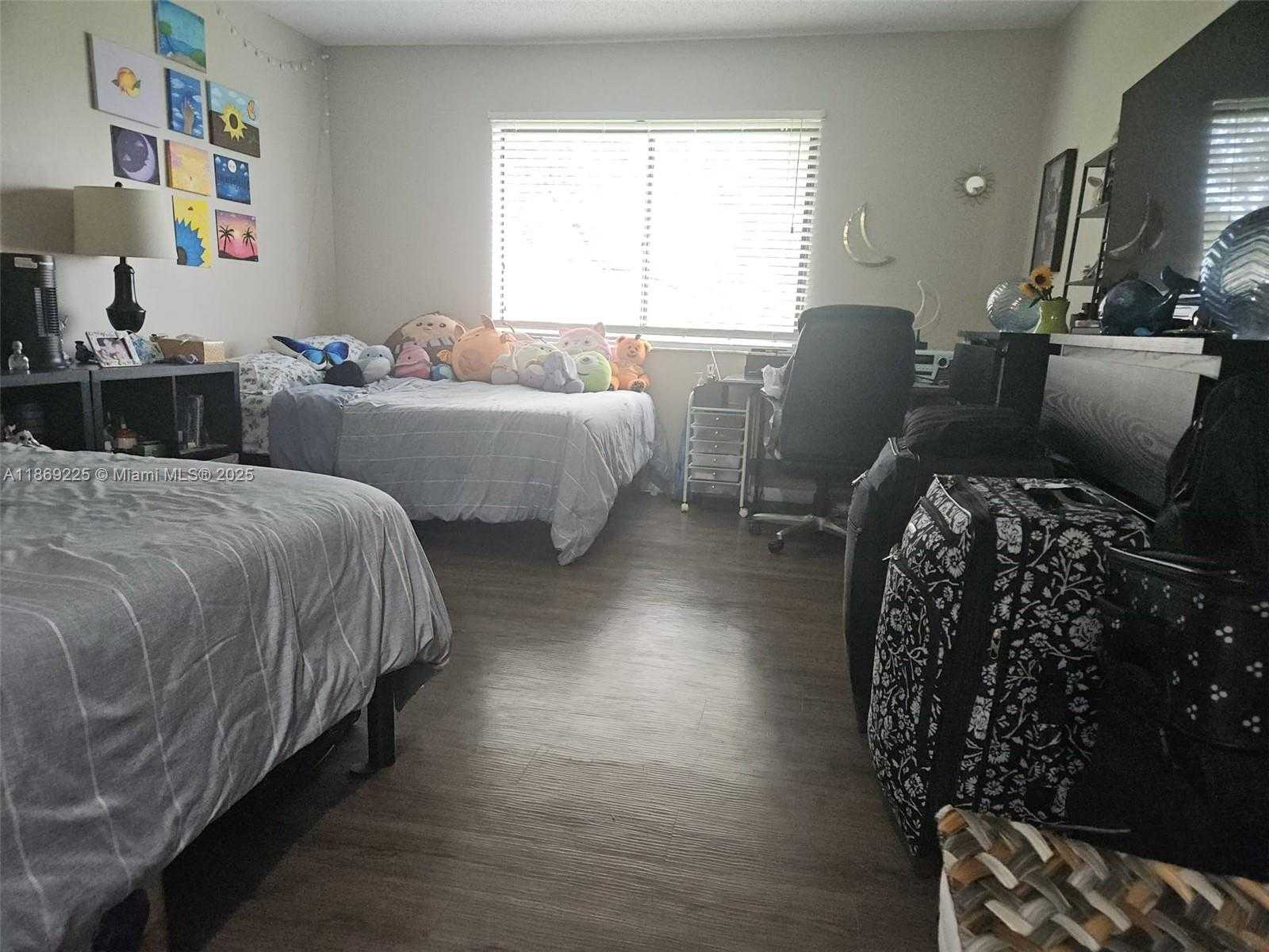Small Image of 436 LAKEVIEW DR #104, Weston Number 15