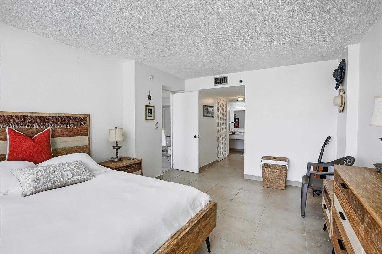 Small Image of 210 174TH ST #1703, Sunny Isles Beach Number 13