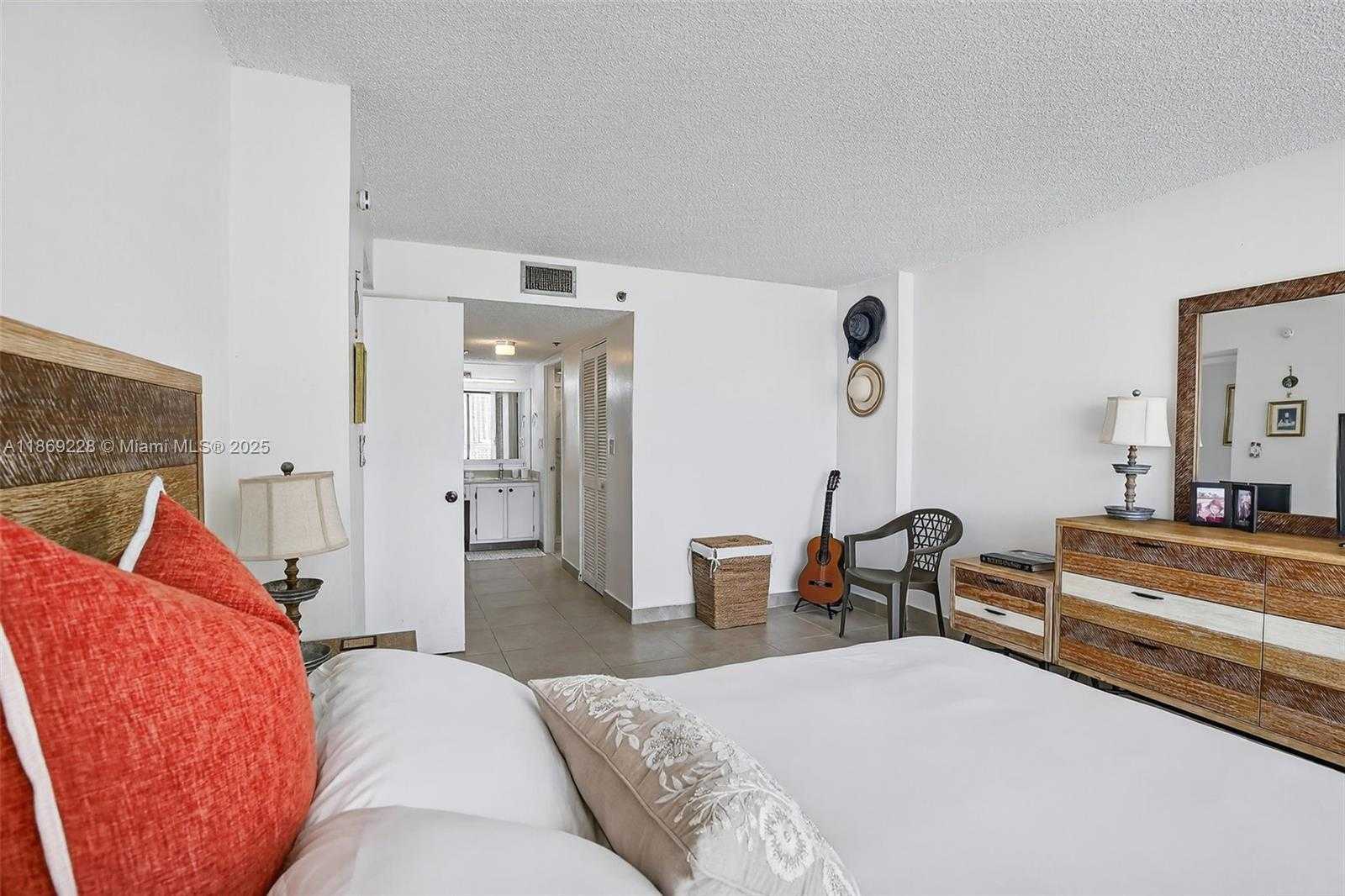Small Image of 210 174TH ST #1703, Sunny Isles Beach Number 14