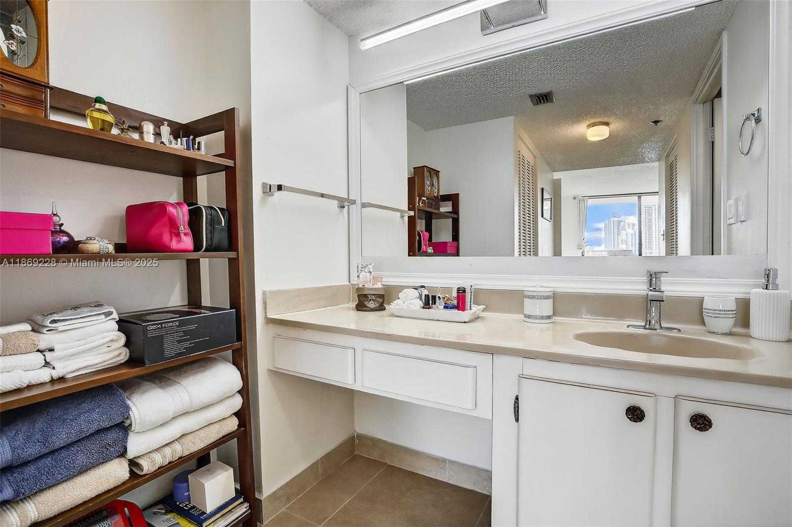 Small Image of 210 174TH ST #1703, Sunny Isles Beach Number 15