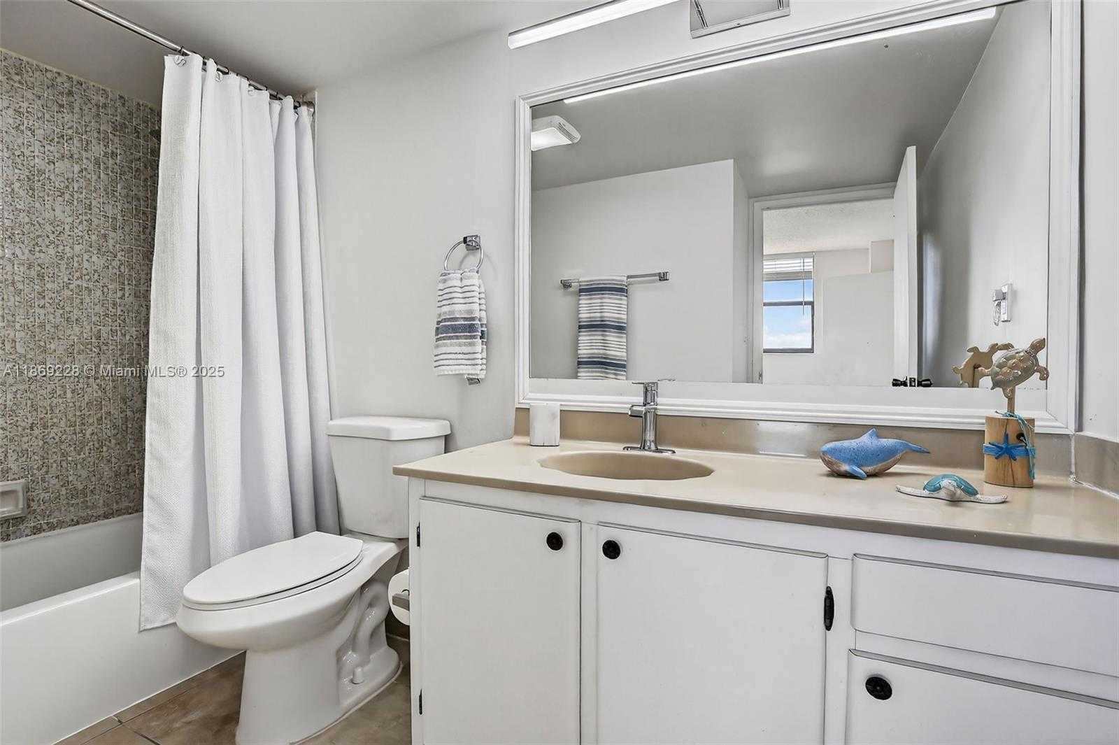 Small Image of 210 174TH ST #1703, Sunny Isles Beach Number 22