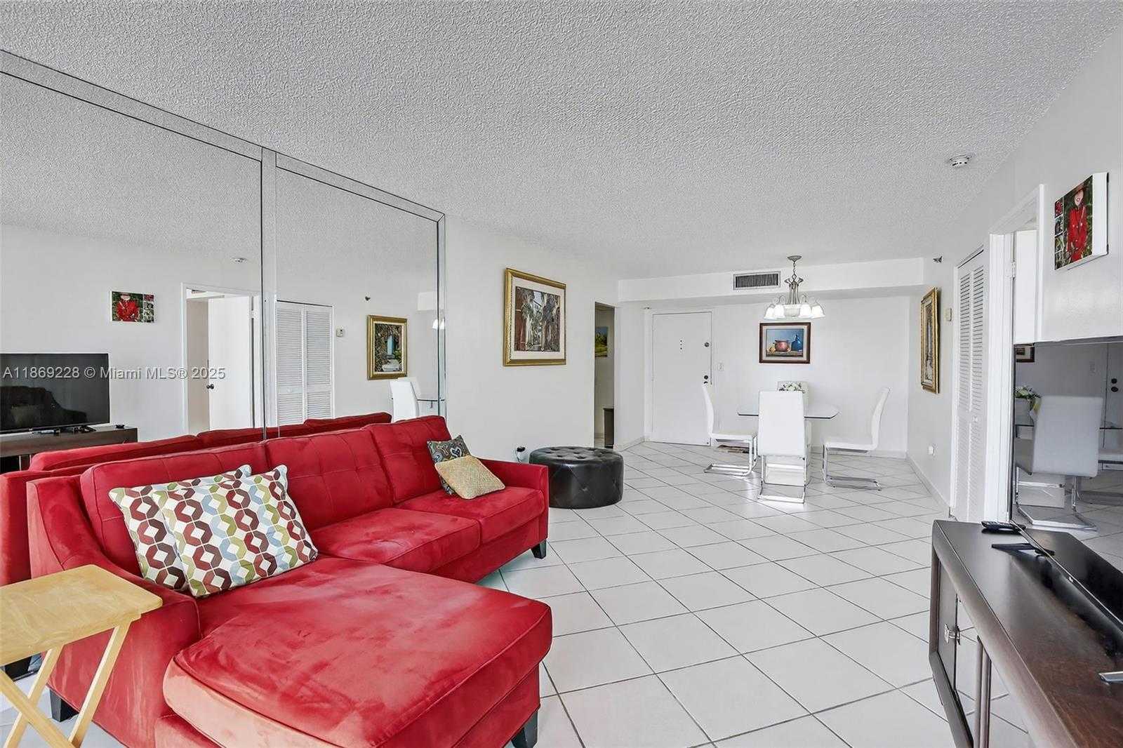 Small Image of 210 174TH ST #1703, Sunny Isles Beach Number 4